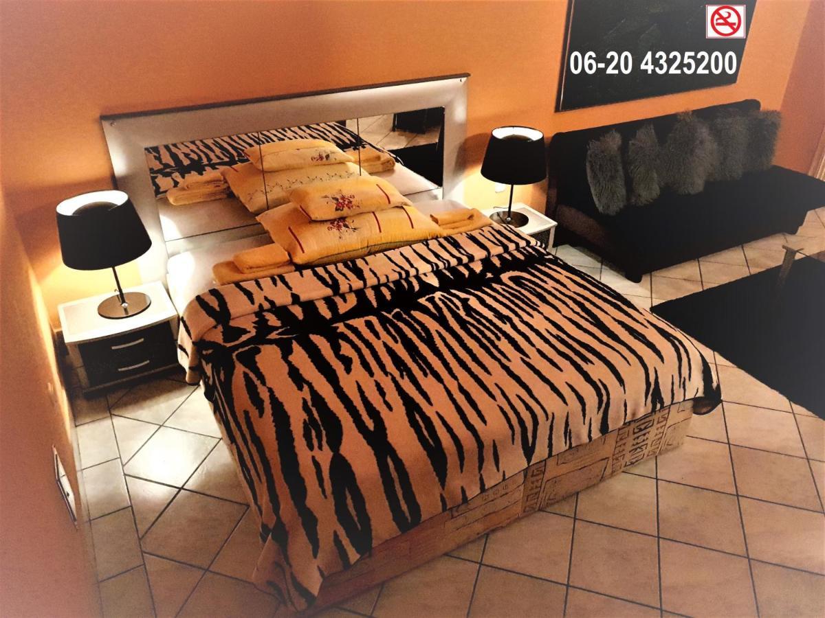 Apartment In The Center Of Budapest -Free Garage Parking Buitenkant foto
